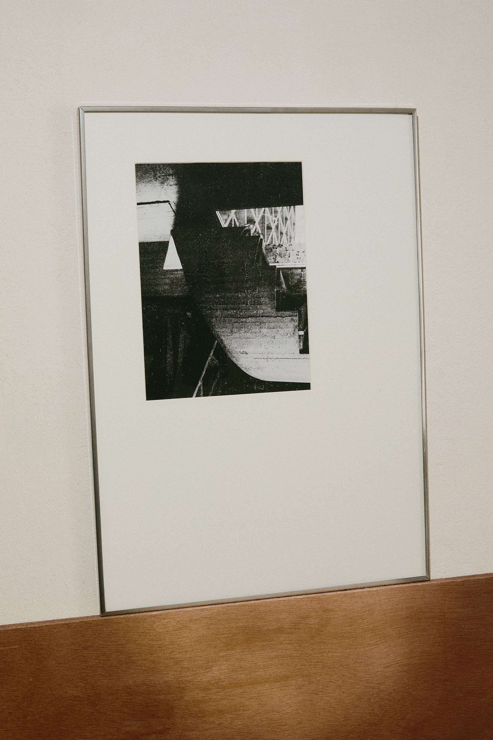 SILVER PICTURE FRAME WITH INTERCHANGEABLE MAT